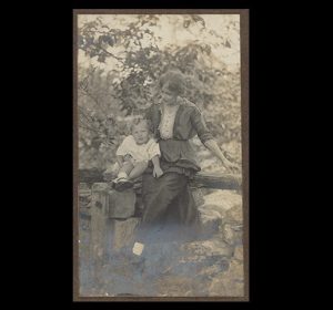 With his mother, “Miss Edwina”
Harvard Theatre Collection, Harvard University tenessee williams